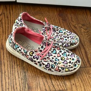 HEY DUDE Wendy Cat heart print slip on shoes Size 3Y